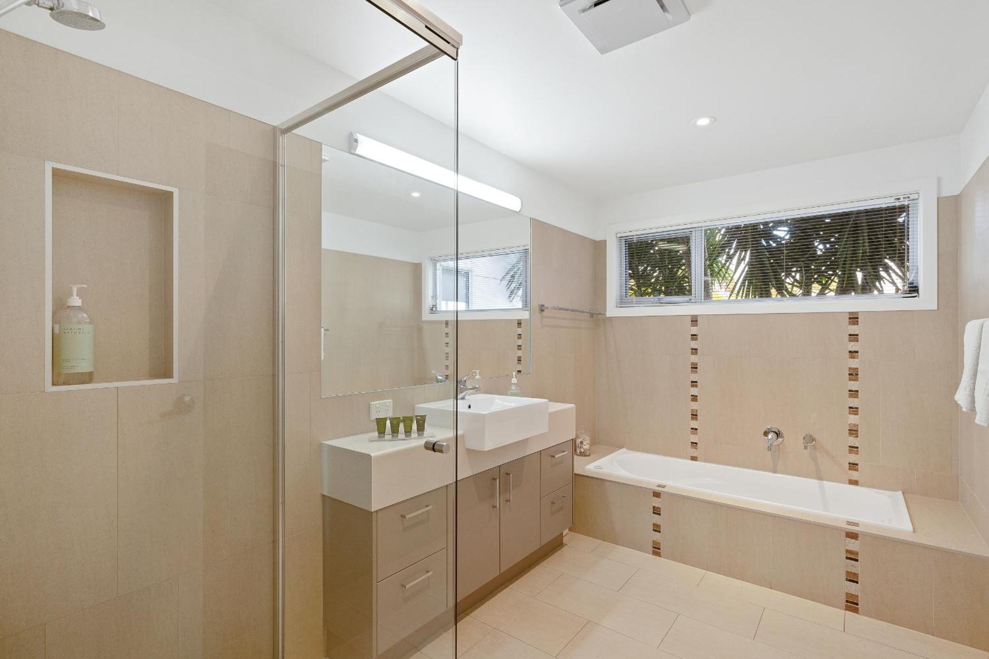 Villa Saltwater Breeze Retreat Cowes Esterno foto