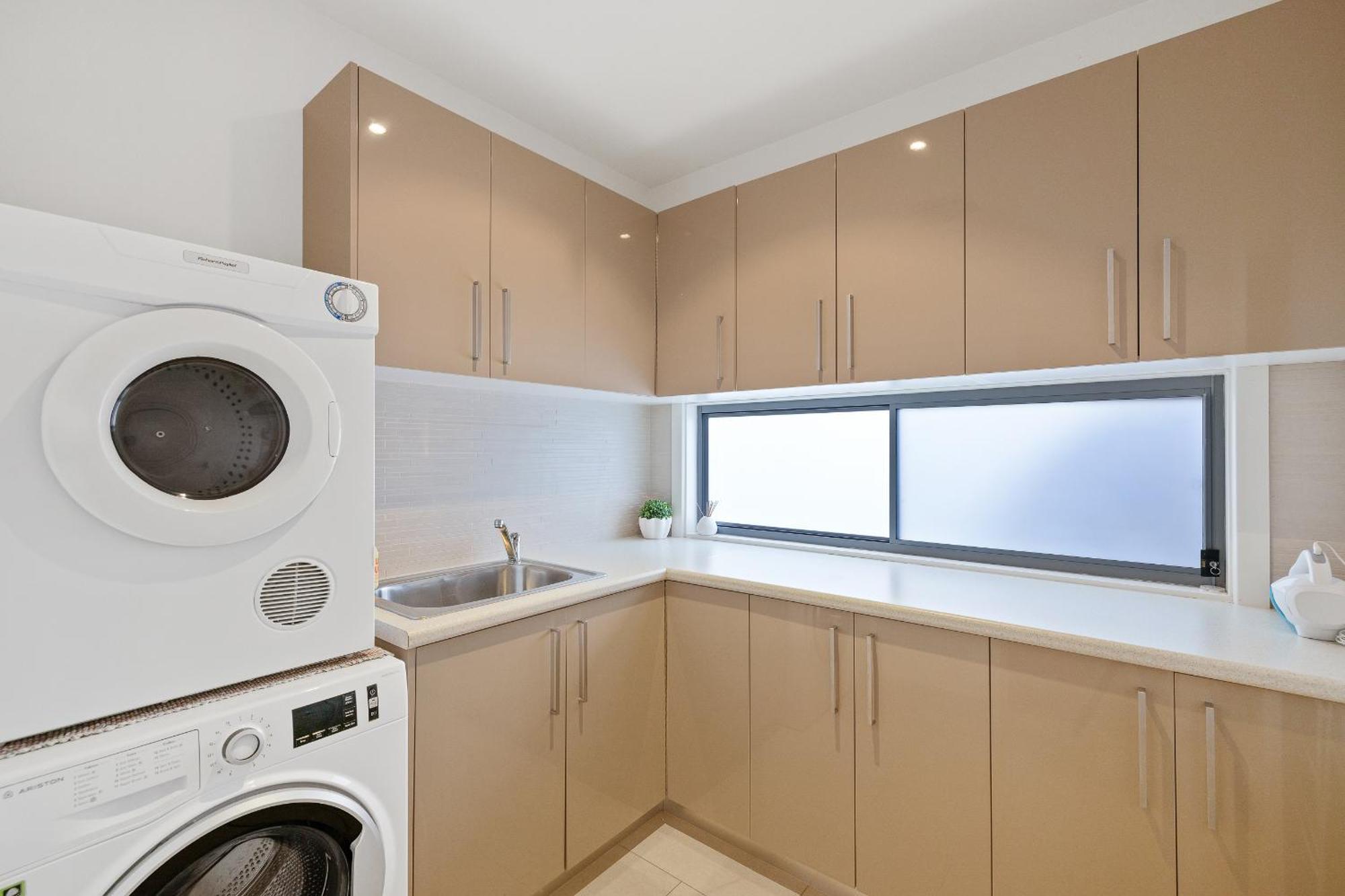 Villa Saltwater Breeze Retreat Cowes Esterno foto
